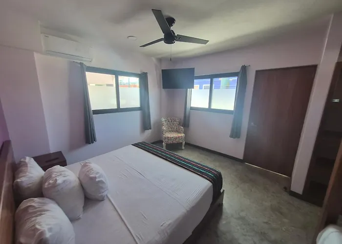 Hotel Itza *