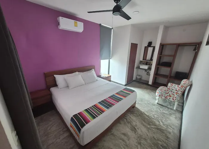 Hotel Itza *